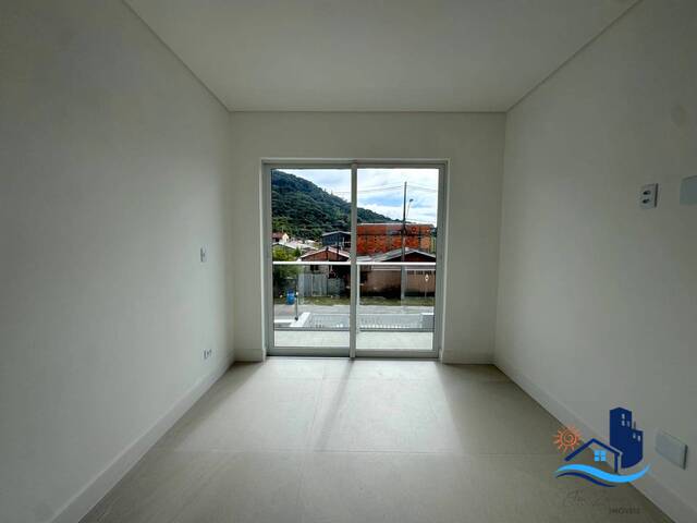 Sobrado para Venda em Matinhos - 5