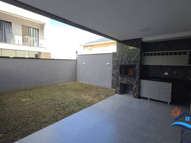 #610 - Triplex para Venda em Pontal do Paraná - PR