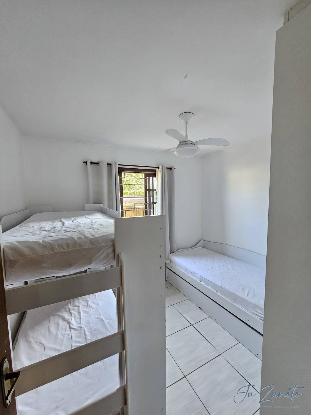 Casa à venda com 3 quartos, 70m² - Foto 14