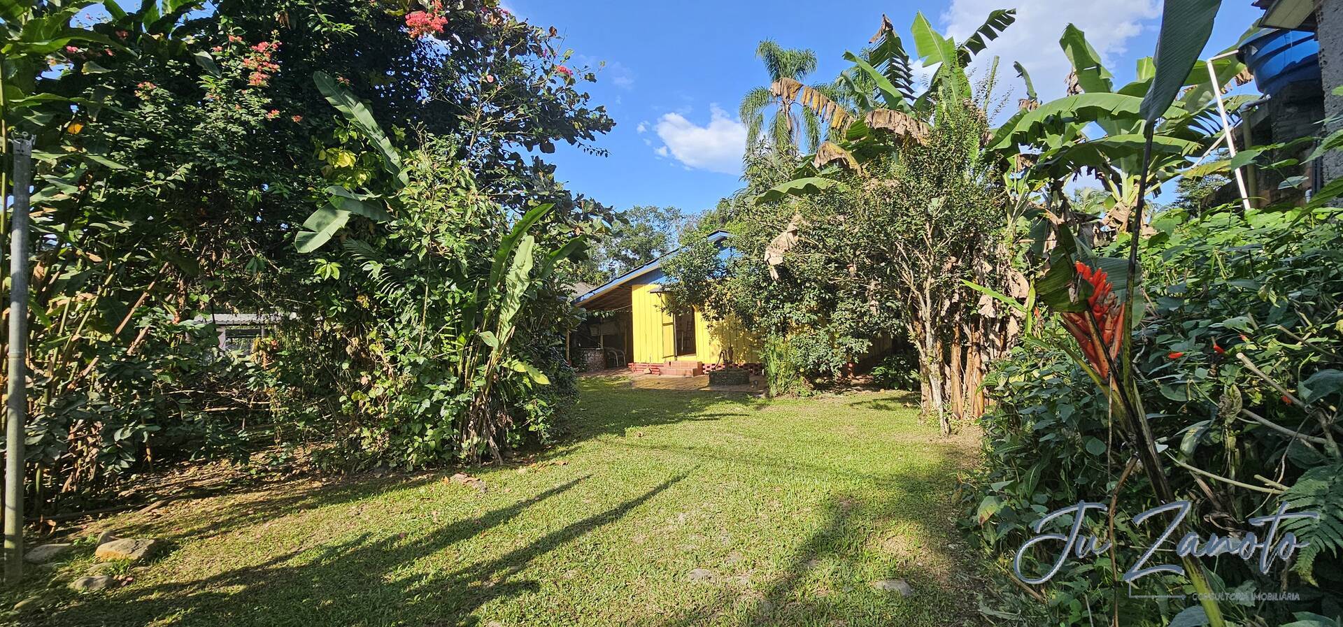 Casa à venda com 3 quartos, 450m² - Foto 1