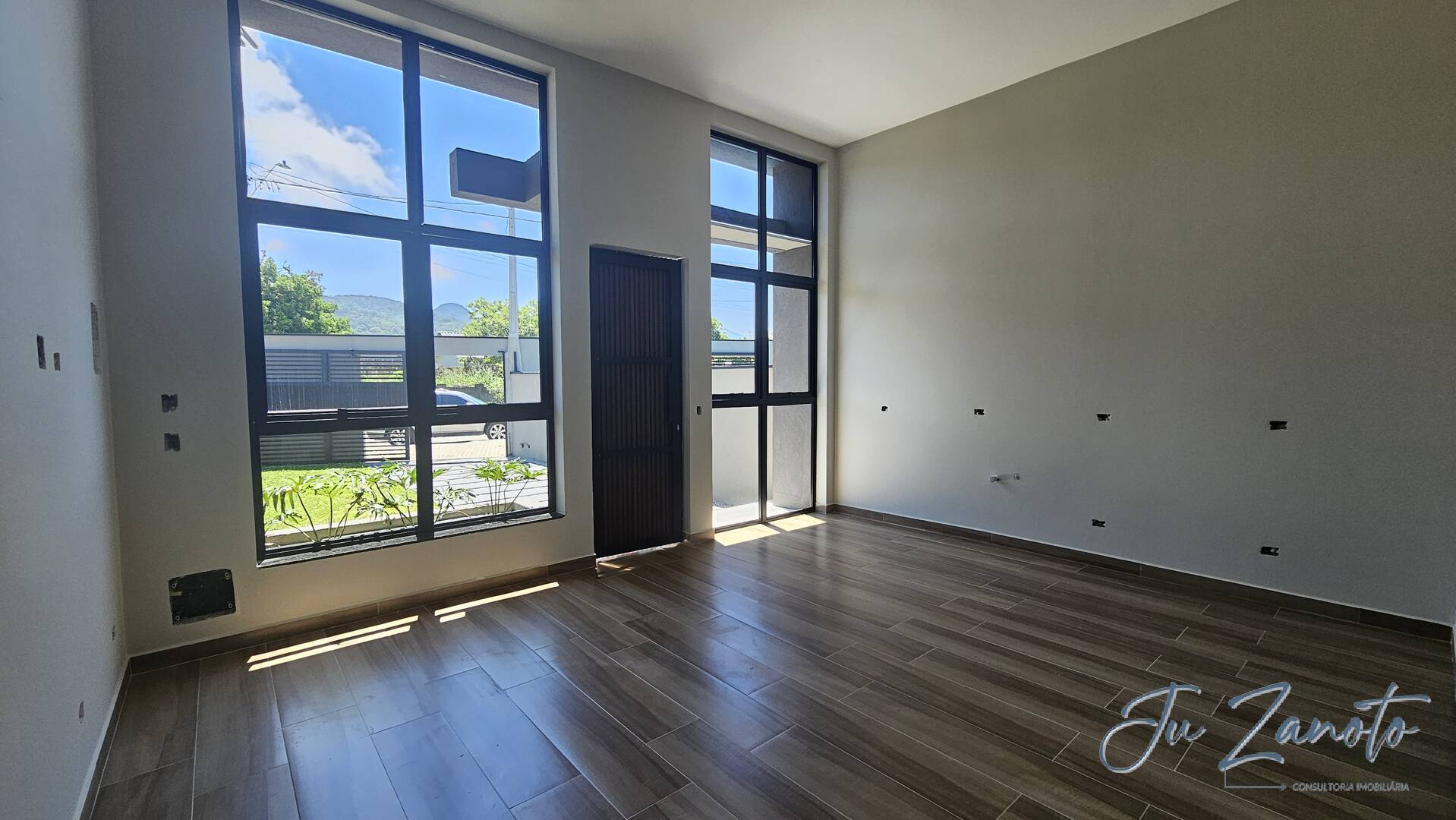 Casa à venda com 3 quartos, 82m² - Foto 2
