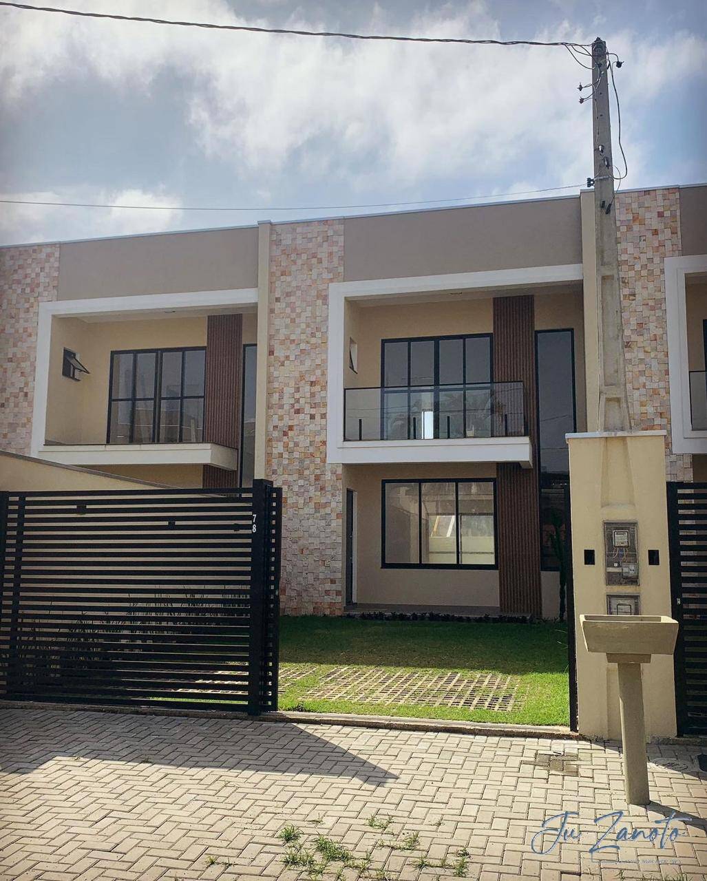 Casa à venda com 3 quartos, 147m² - Foto 1
