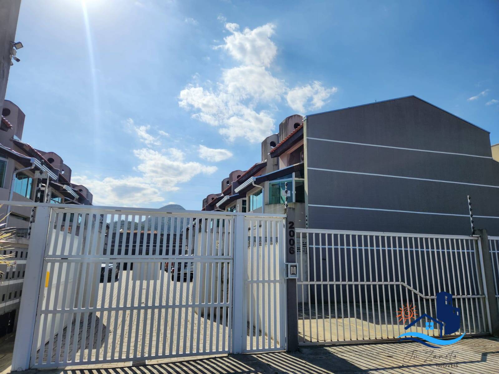 Apartamento à venda com 2 quartos, 50m² - Foto 2