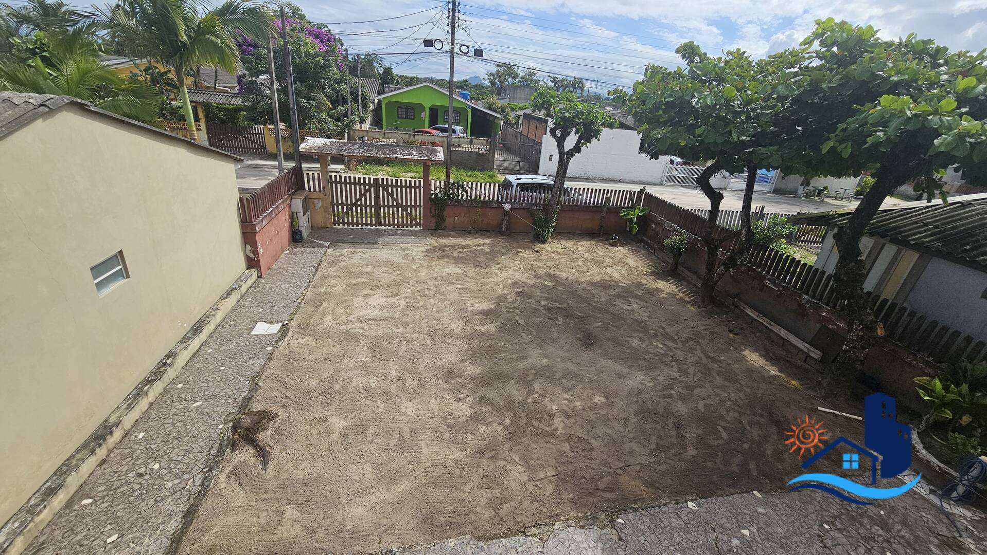Sobrado à venda com 8 quartos, 360m² - Foto 4