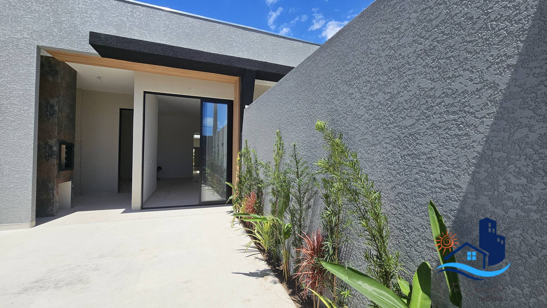 Casa à venda com 3 quartos, 109m² - Foto 2