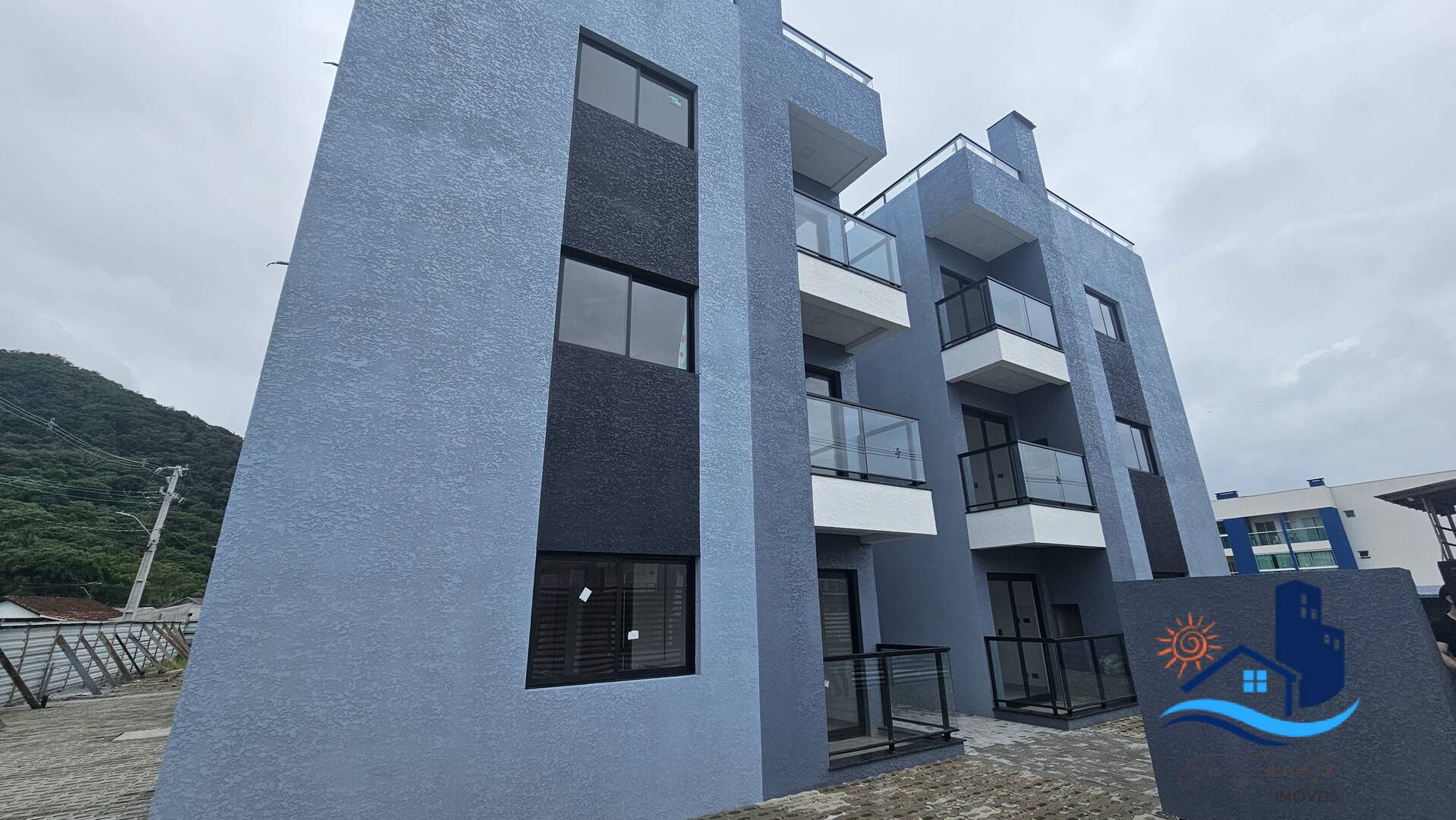 Apartamento à venda com 2 quartos, 67m² - Foto 3
