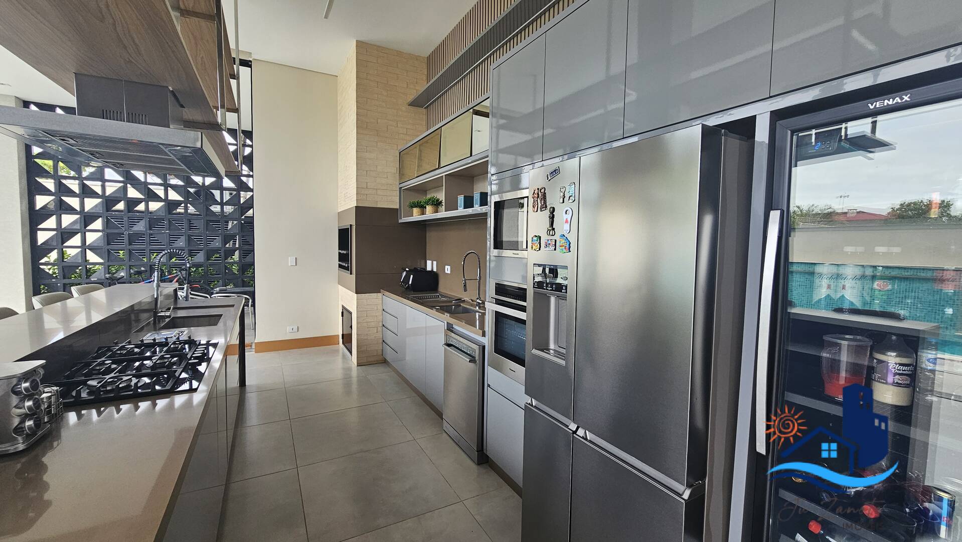 Casa à venda com 3 quartos, 169m² - Foto 8