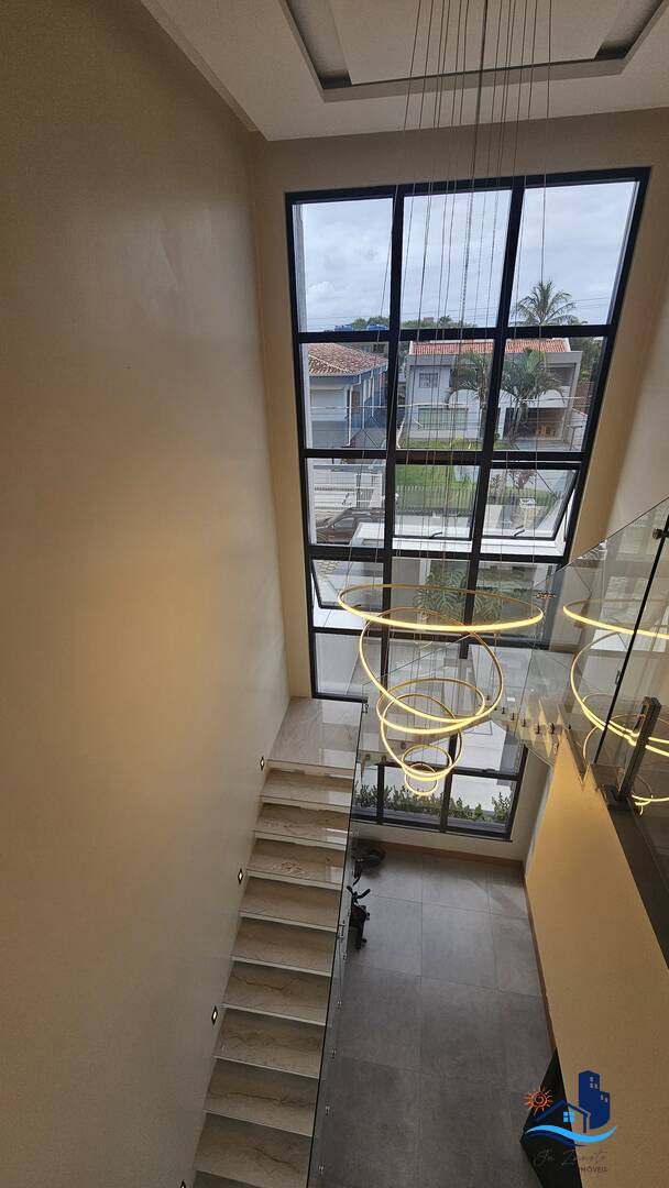 Casa à venda com 3 quartos, 169m² - Foto 13