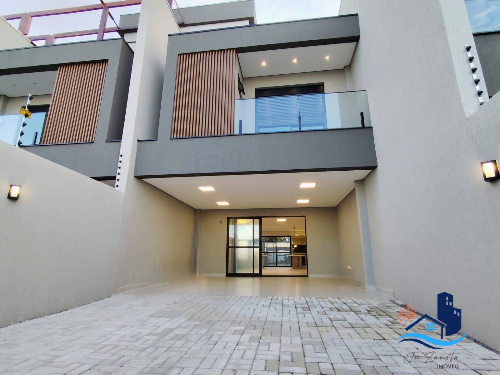 Casa à venda com 4 quartos, 177m² - Foto 1