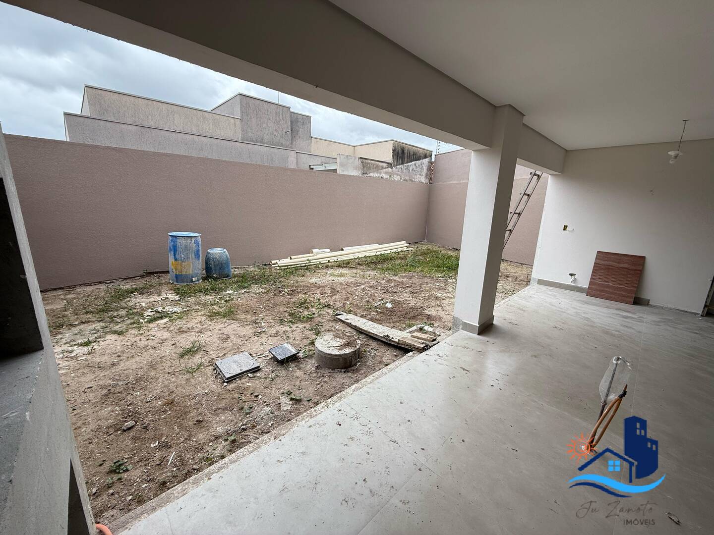Casa à venda com 3 quartos, 167m² - Foto 8