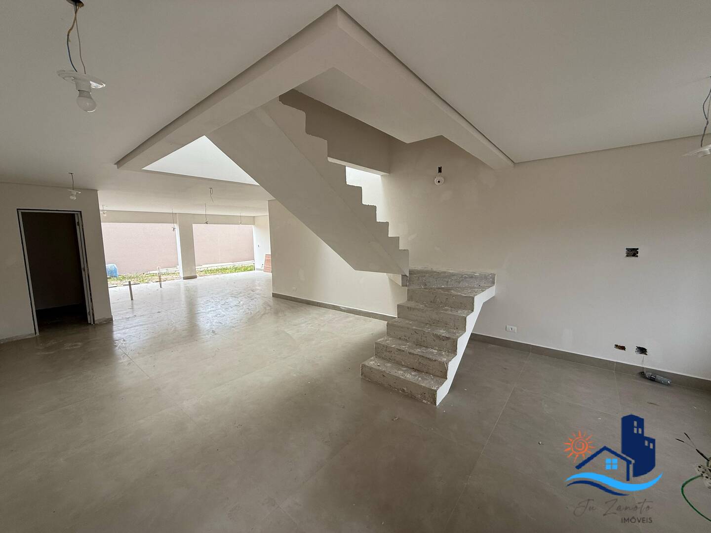 Casa à venda com 3 quartos, 167m² - Foto 3