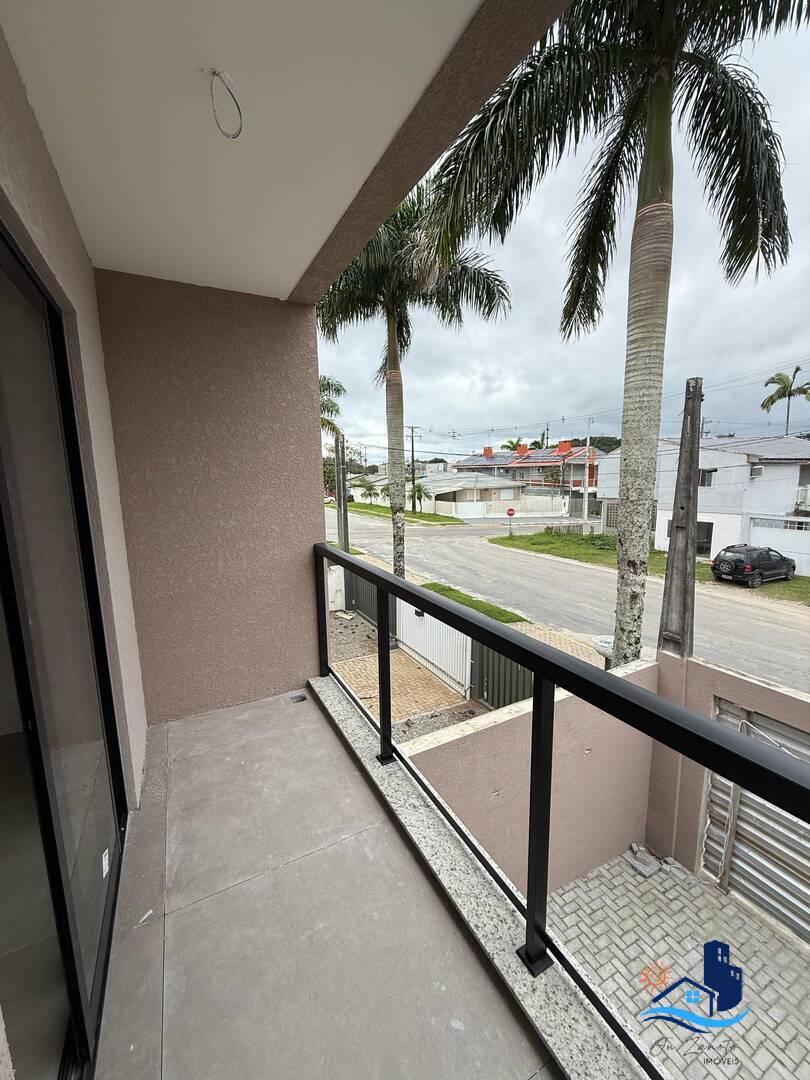 Casa à venda com 3 quartos, 167m² - Foto 2