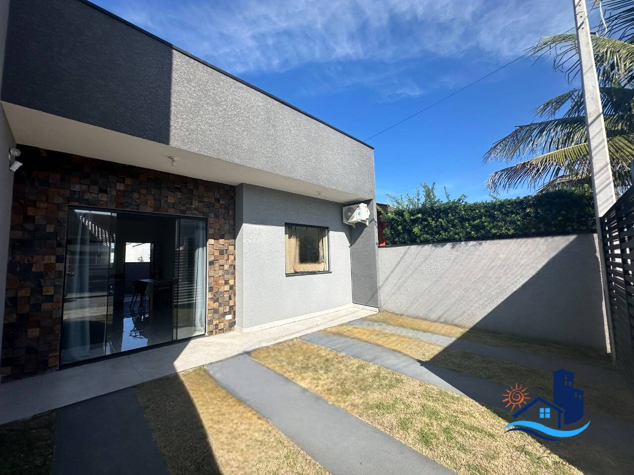 Casa à venda com 2 quartos, 49m² - Foto 1