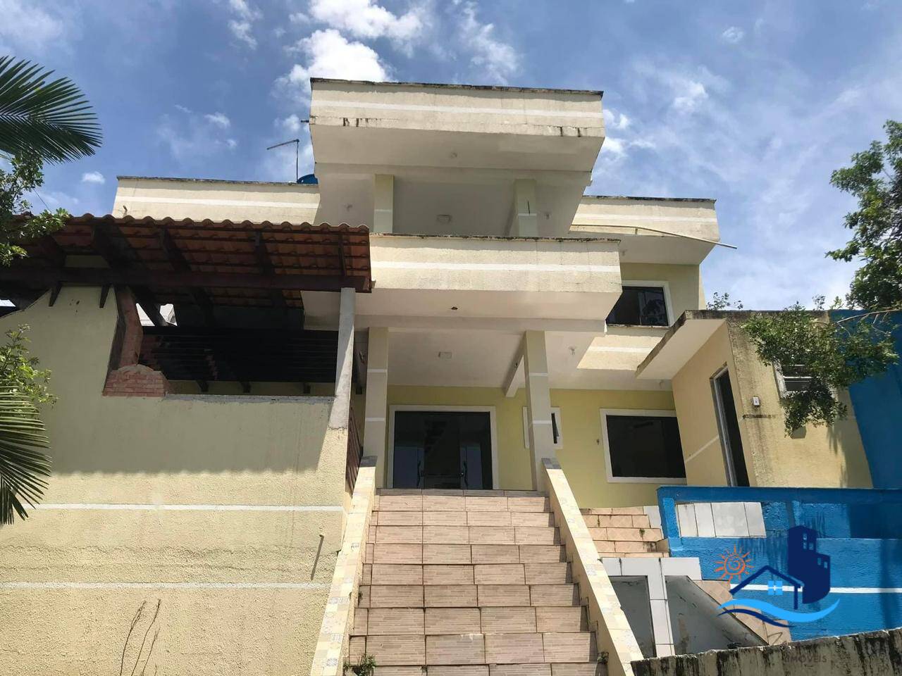 Sobrado à venda com 3 quartos, 200m² - Foto 1