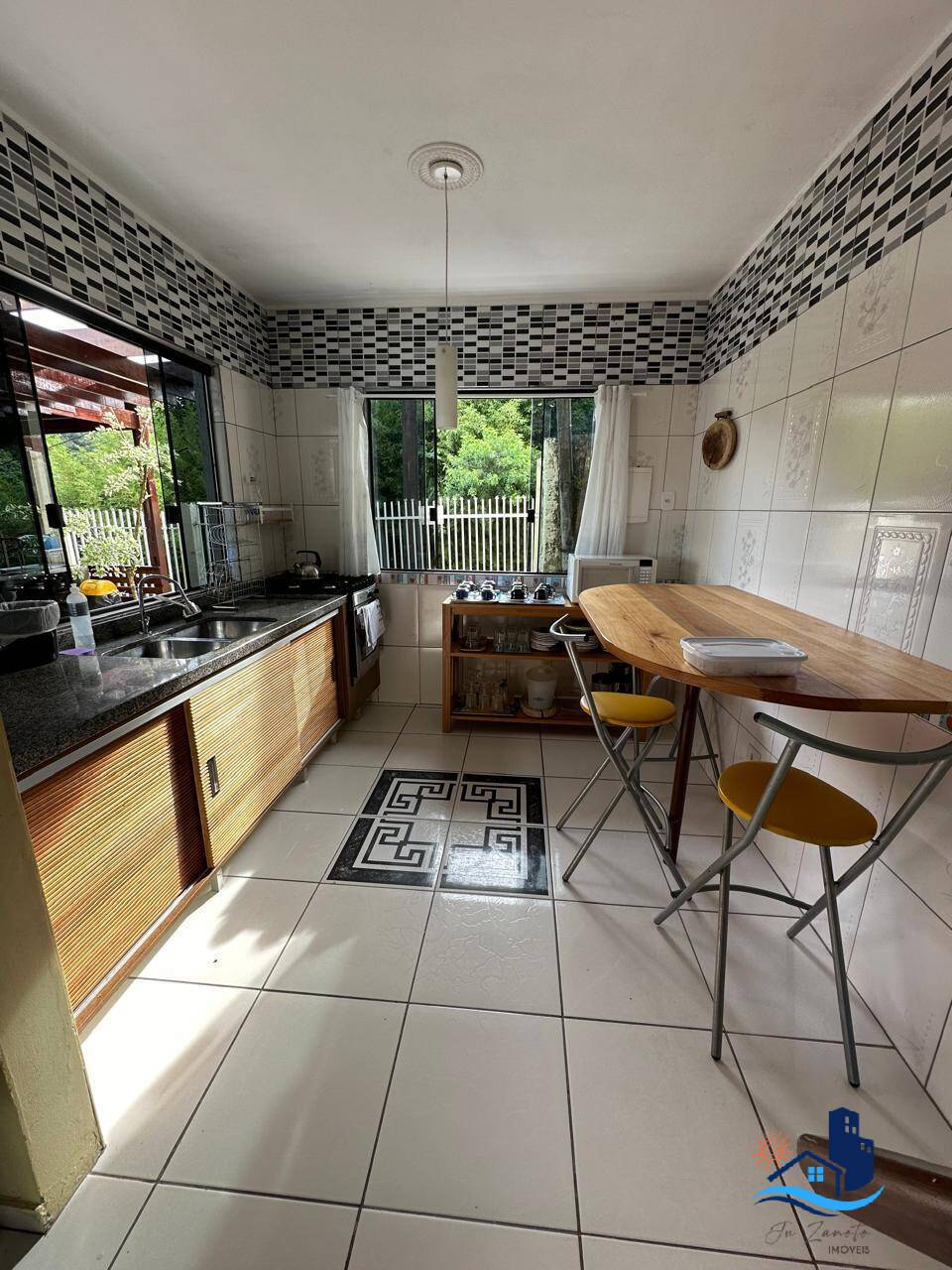 Sobrado à venda com 3 quartos, 200m² - Foto 2