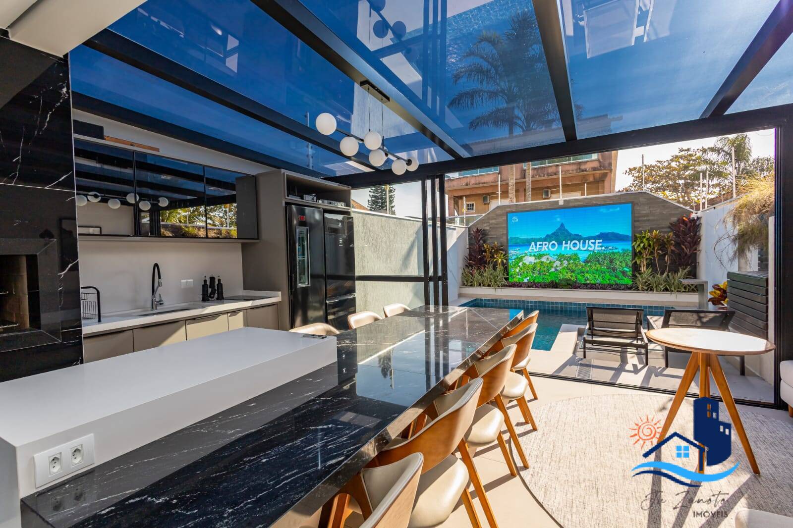 Casa à venda com 4 quartos, 272m² - Foto 1