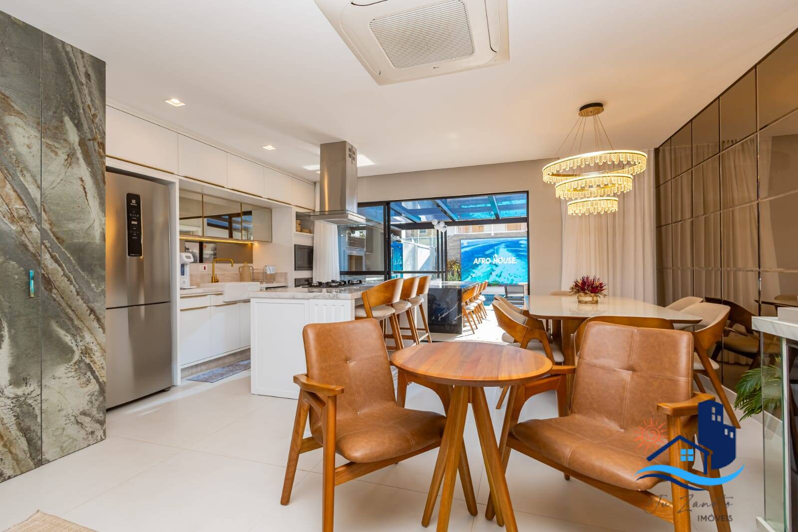 Casa à venda com 4 quartos, 272m² - Foto 9