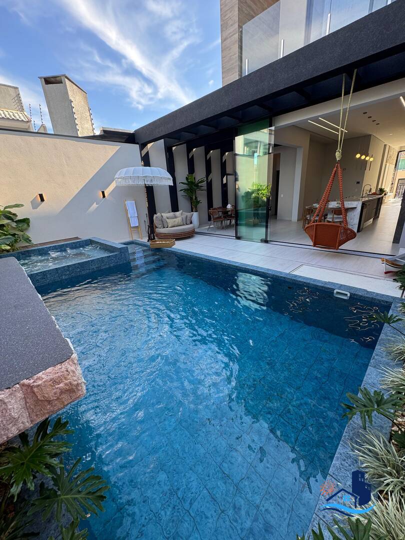 Casa, 4 quartos, 268 m² - Foto 1