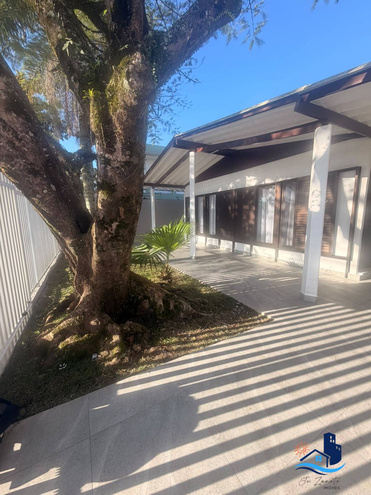Casa, 3 quartos, 240 m² - Foto 1